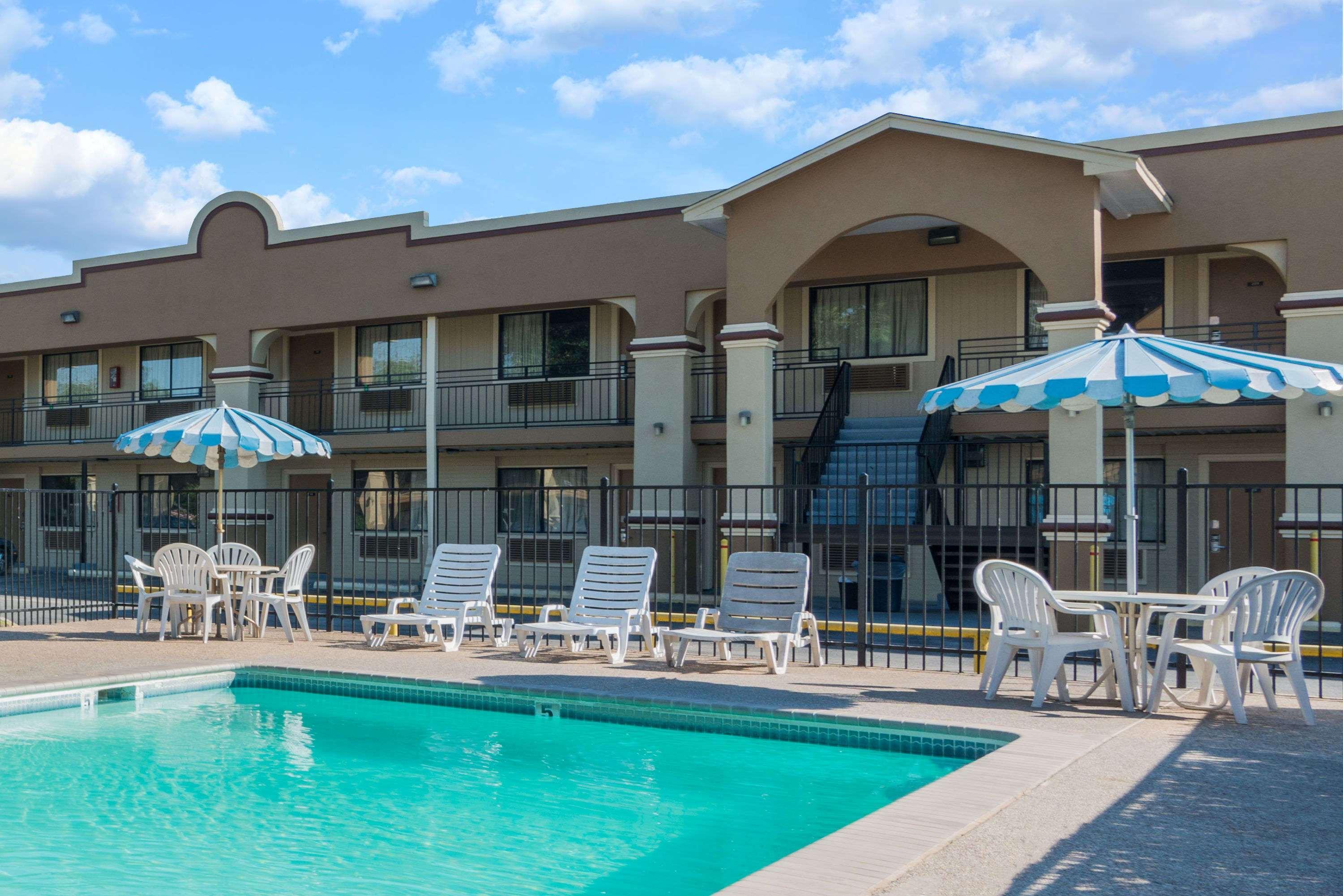 Days Inn By Wyndham San Marcos Extérieur photo