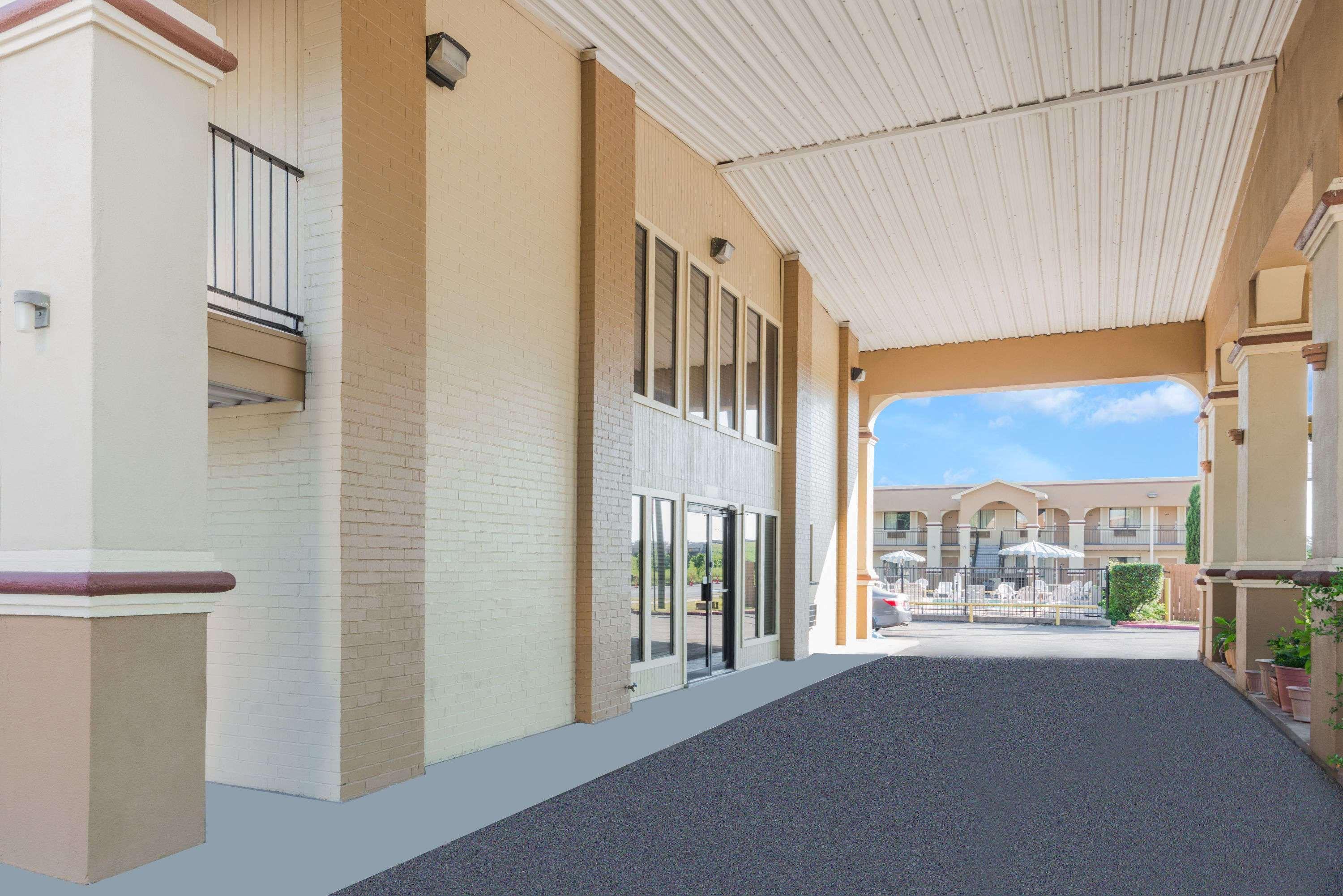 Days Inn By Wyndham San Marcos Extérieur photo