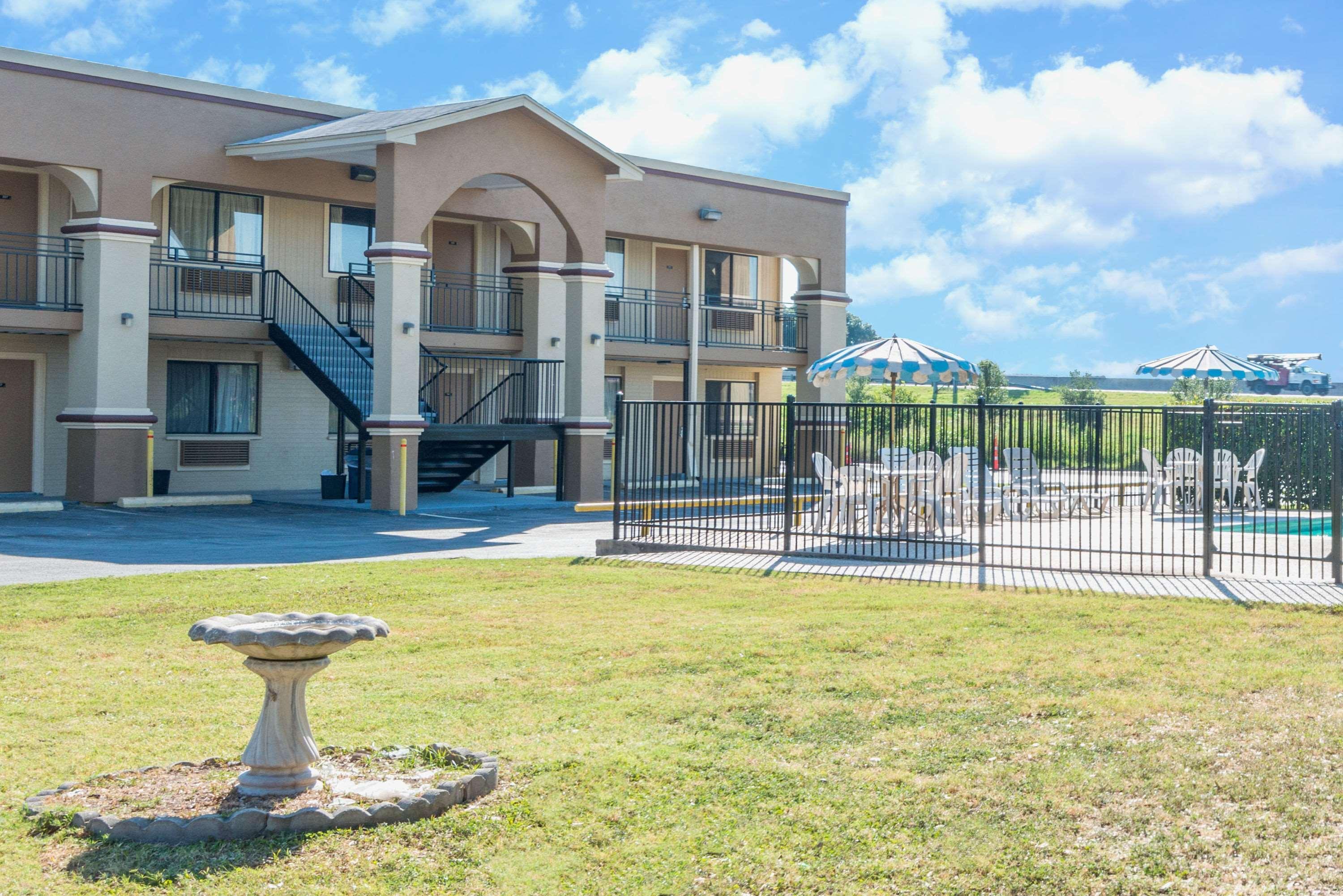 Days Inn By Wyndham San Marcos Extérieur photo