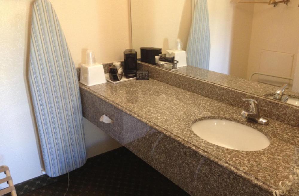 Days Inn By Wyndham San Marcos Extérieur photo