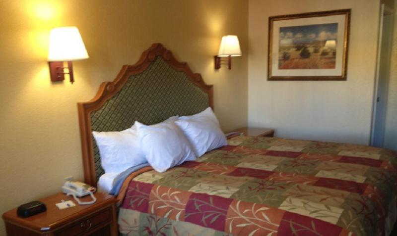 Days Inn By Wyndham San Marcos Extérieur photo